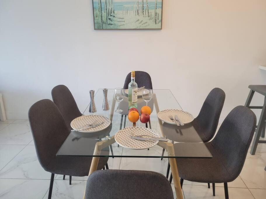 Modern 1 Bedroom Condo, Steps From Beach, Free Parking! Golden Beach Buitenkant foto